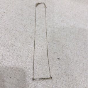 Dainty bar necklace